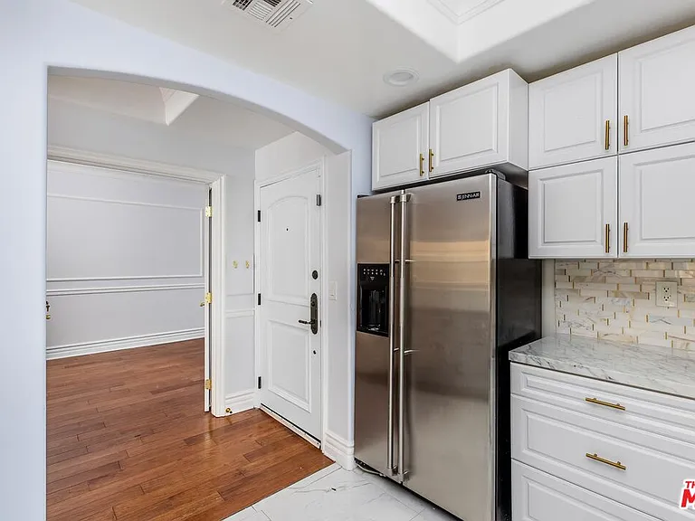 12026 Hoffman St #302 — Photo 9