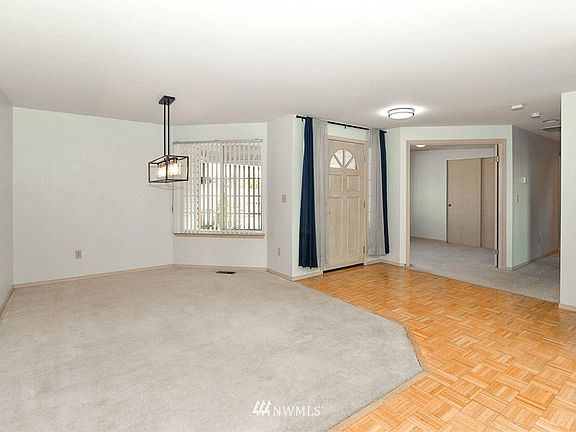 4th image of 6308 53rd Pl NE