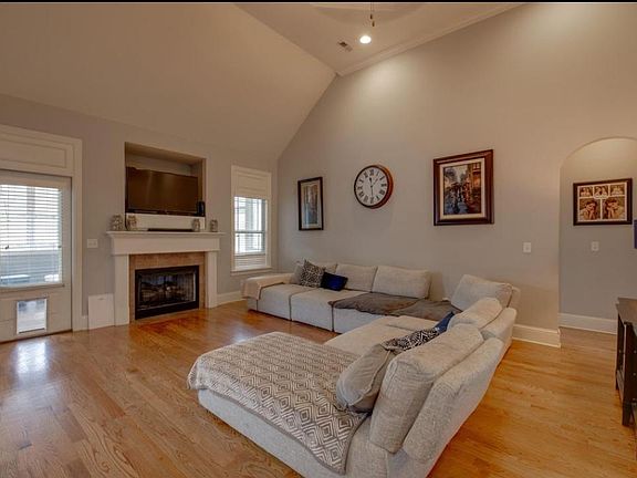 3rd image of 8862 Seven Lakes Dr