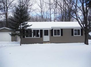 210 Chippewa Ave, Houghton Lake, MI 48629