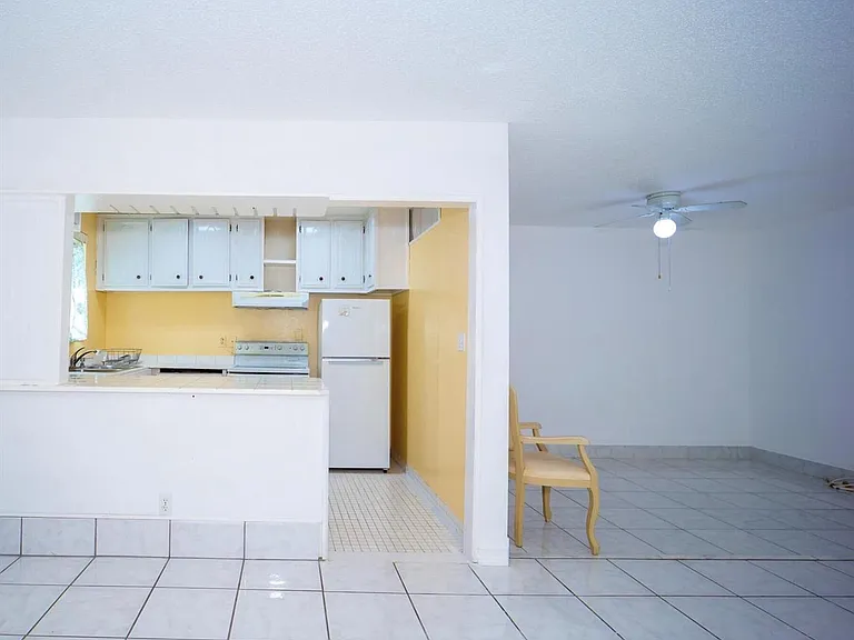 3240 Ridge Hill Rd #C — Photo 7