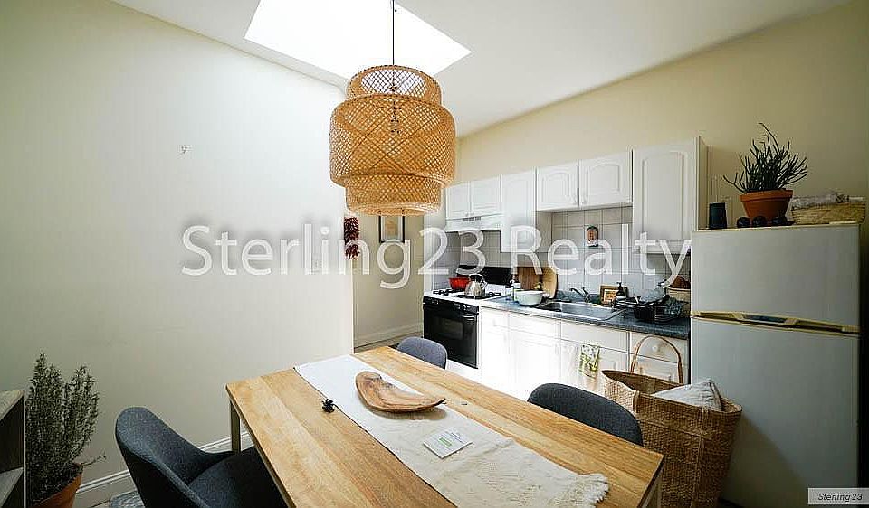 1st image of 3609 Ditmars Blvd #2R