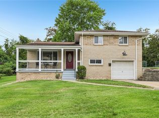 5208 Woodland Dr, West Mifflin, PA 15122