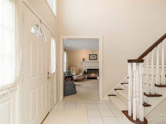 3rd image of 6693 Vista Dr