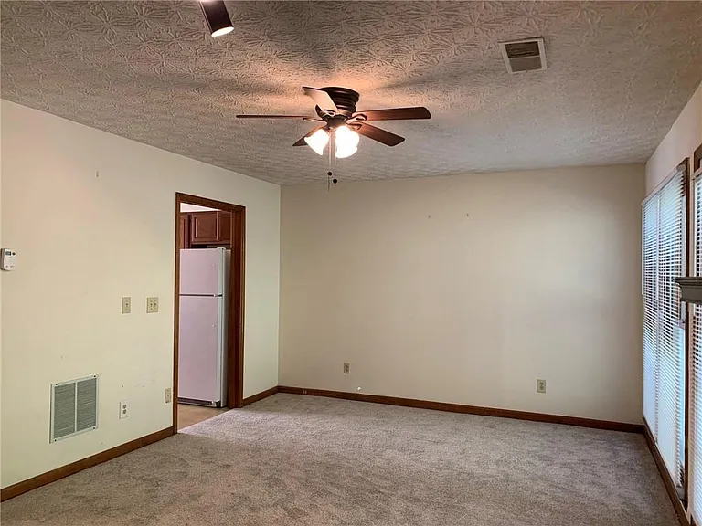 1103 Booth Ct SW — Photo 9