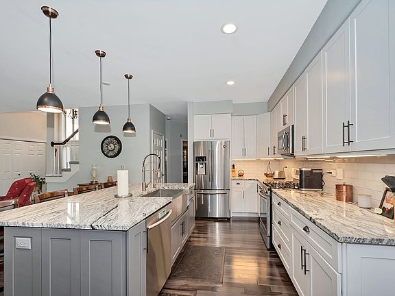 3rd image of 21 Lake Katherine Way