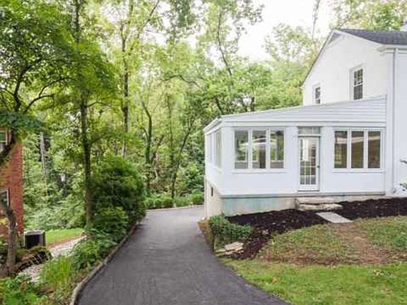 2nd image of 1157 Morgan Ct