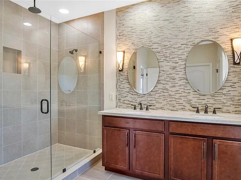 921 Taramundi Dr — Photo 12