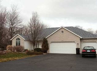 11135 Tarrytown Dr, Holland, MI 49423