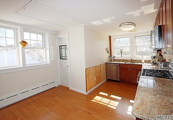 4th image of 55 Miller Ct
