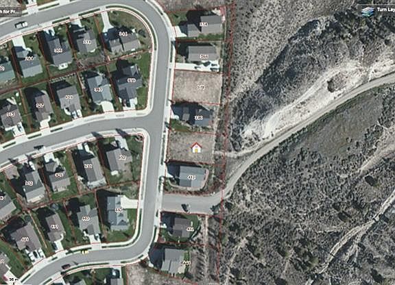 5th image of 400 Bluffs Dr