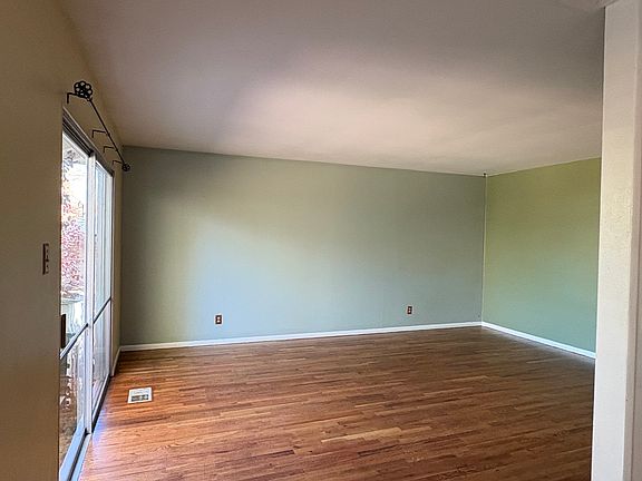 4th image of 3355 Pierremont Rd