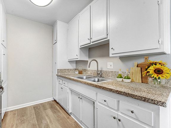 2nd image of 11750 Kittridge St #46