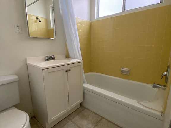 3rd image of 1427 10th St APT 3