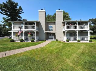 1210 Youngs Rd UNIT B, Williamsville, NY 14221