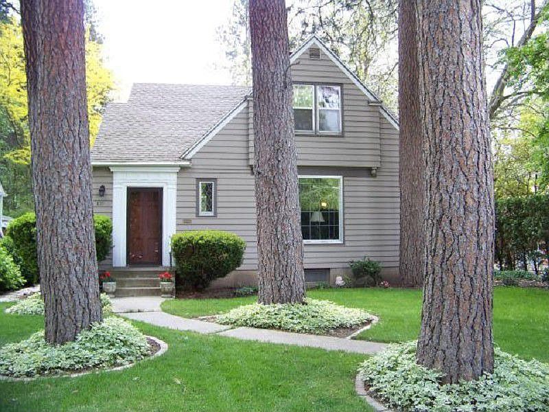 2nd image of 835 W Shoshone Pl