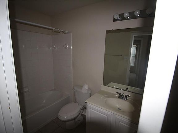 5th image of 2606 Mill Creek Dr