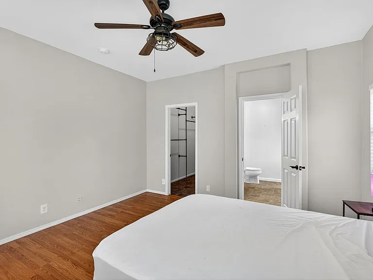 697 W Oak Tree Ln — Photo 19