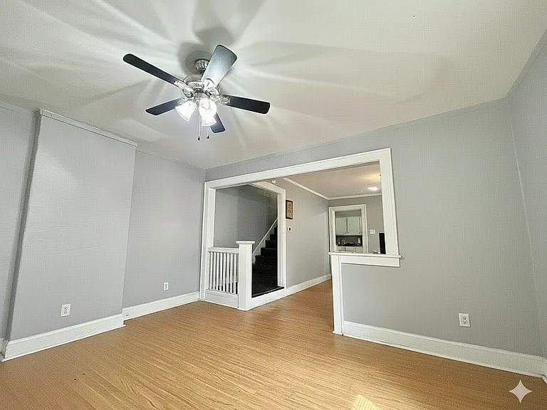 2405 E 16th St — Photo 4