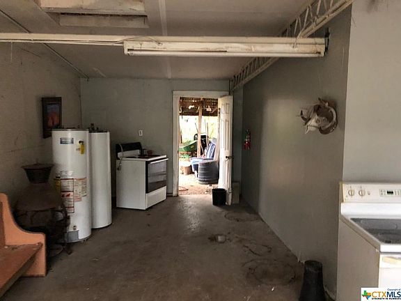 4th image of 15 E Avenue G