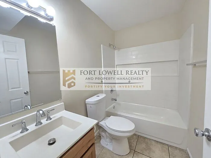 3511 S 12th Ave #1101 — Photo 7