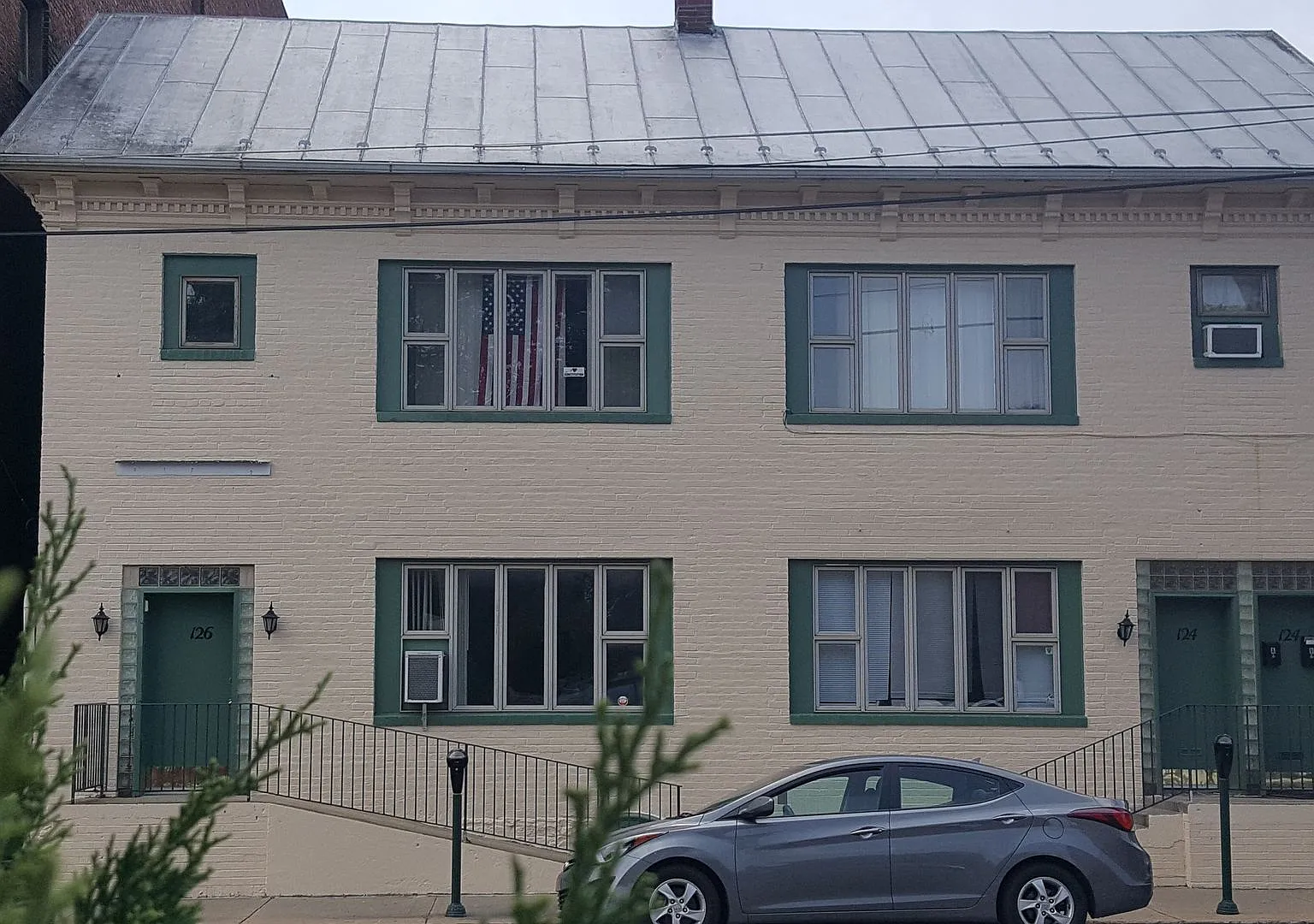 East Martin Street 124 - 126 Apartments — Photo 1