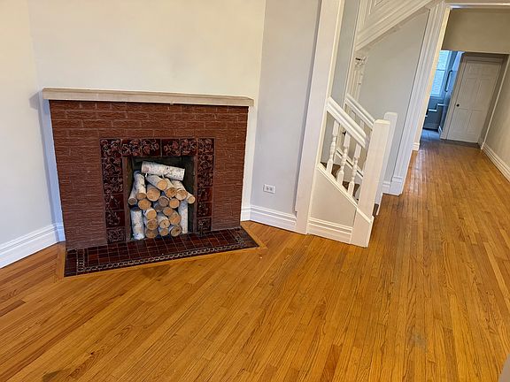 4th image of 4104 S Lake Park Ave