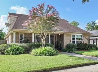 10300 Chevy Chase Dr, New Orleans, LA 70127