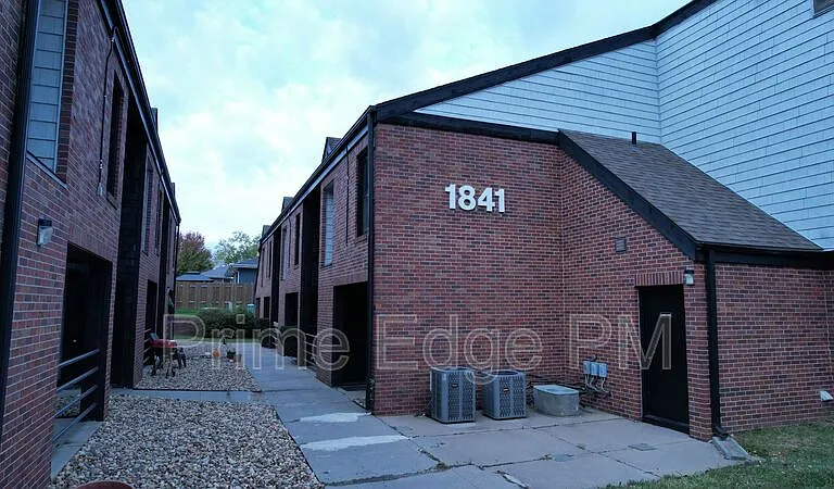 1841 Ridgehaven Ct #4 — Photo 31