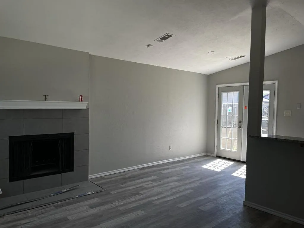 9904 Cedar Mountain Cir — Photo 3