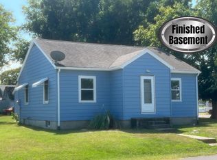412 W Market St, Red Bud, IL 62278