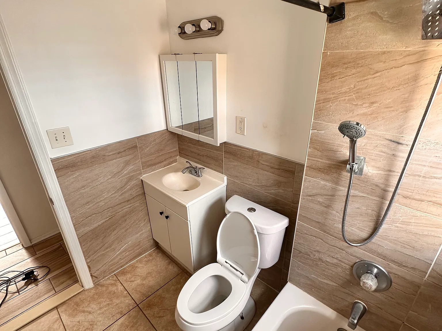 2 bed, $2,350 — Photo 2