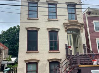 84 2nd St, Albany, NY 12210