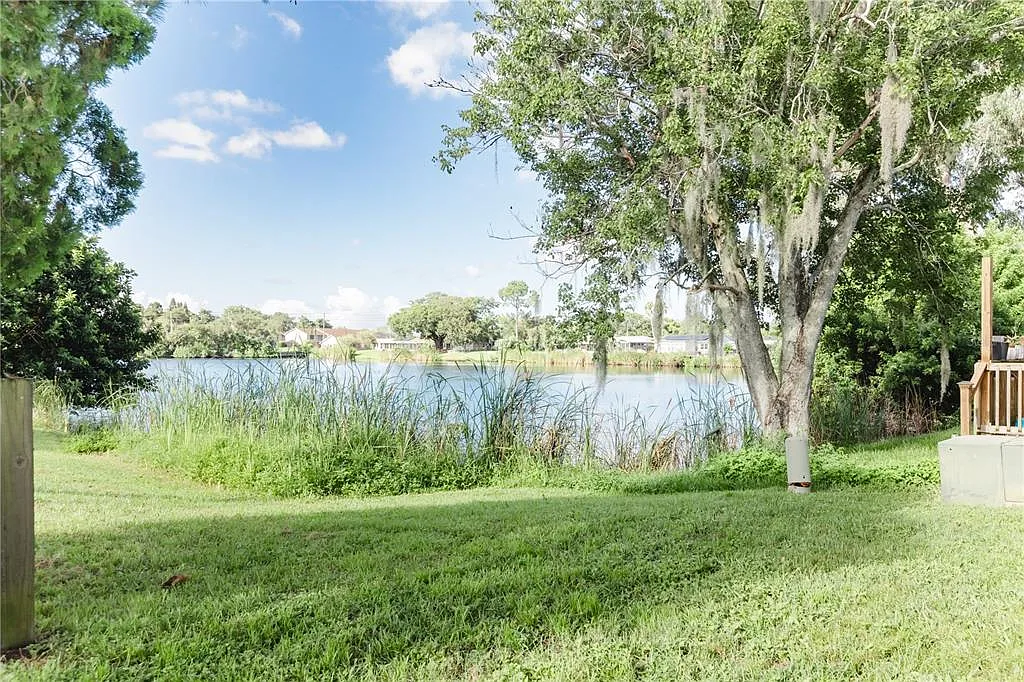 2 bed, 2.0 bath, 1268 sqft, $1,700 — Photo 2