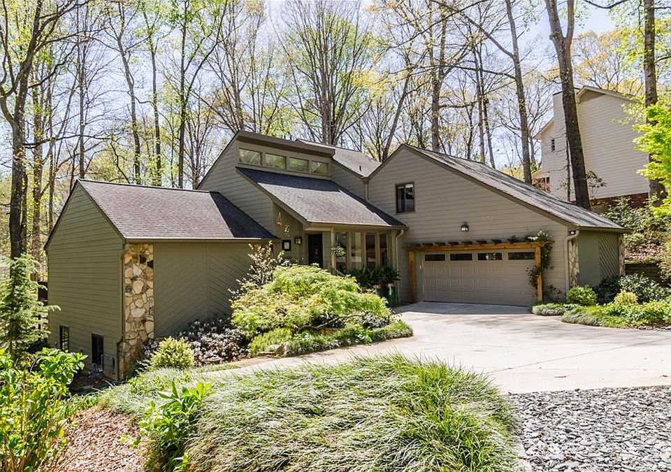 1st image of 4416 Oak Ln