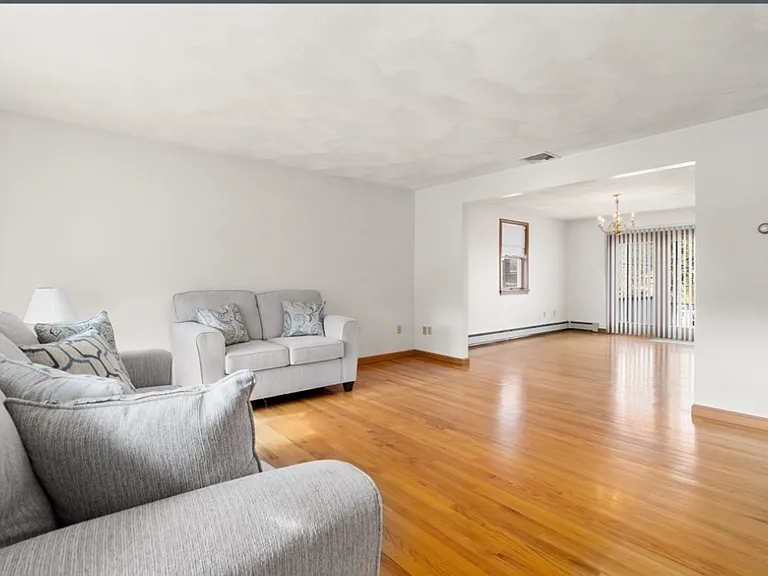 15 Landers Rd — Photo 3