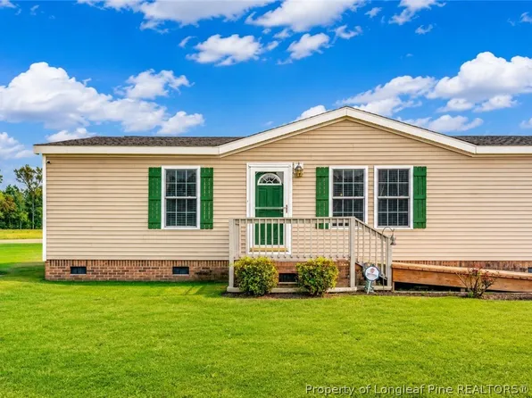 387 Bourbon St, Lumberton, NC 28358