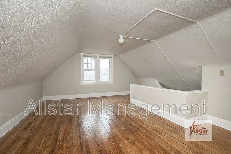 3 bed, 2.0 bath, 1609 sqft, $1,015 — Photo 4