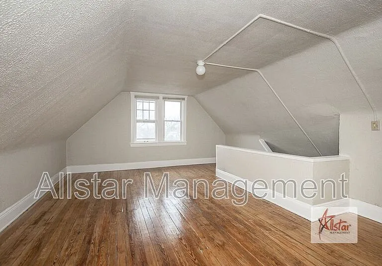 11602 Tuscora Ave #UP — Photo 4