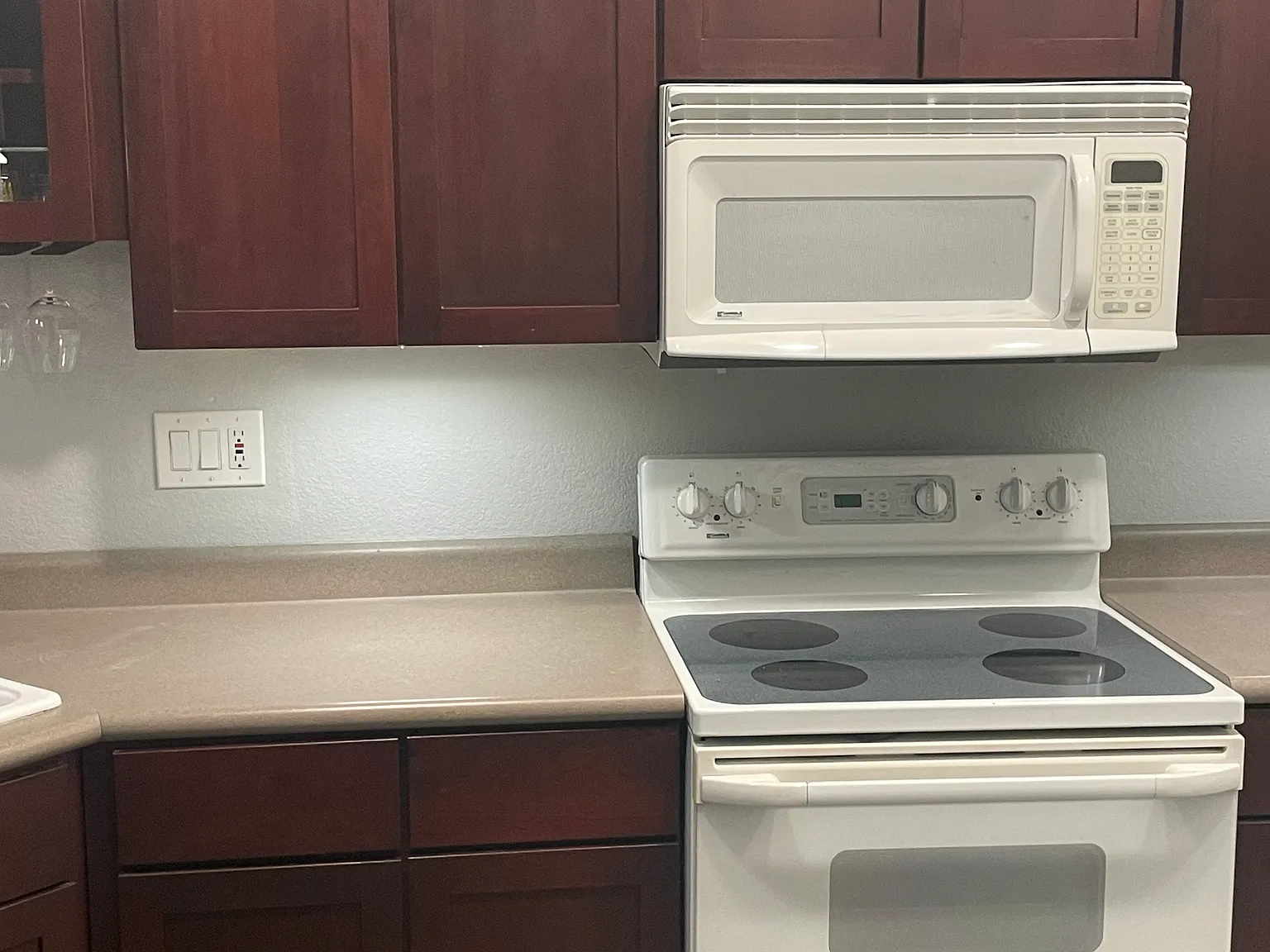 5 bed, 3567 sqft, $1,500 — Photo 4