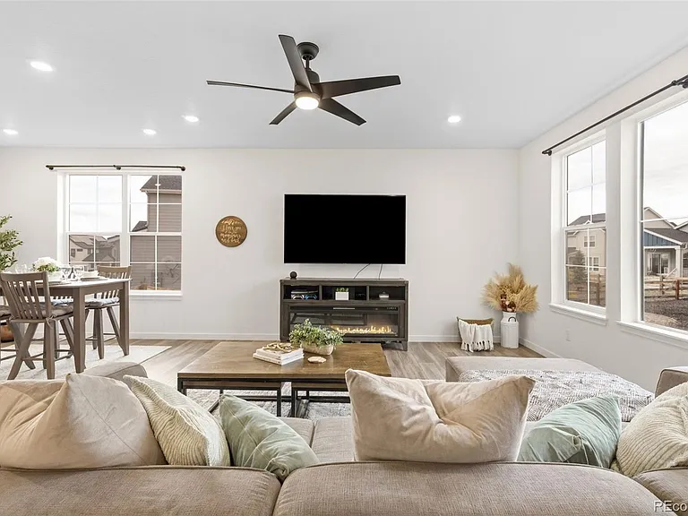 1186 Elbridge Dr — Photo 16