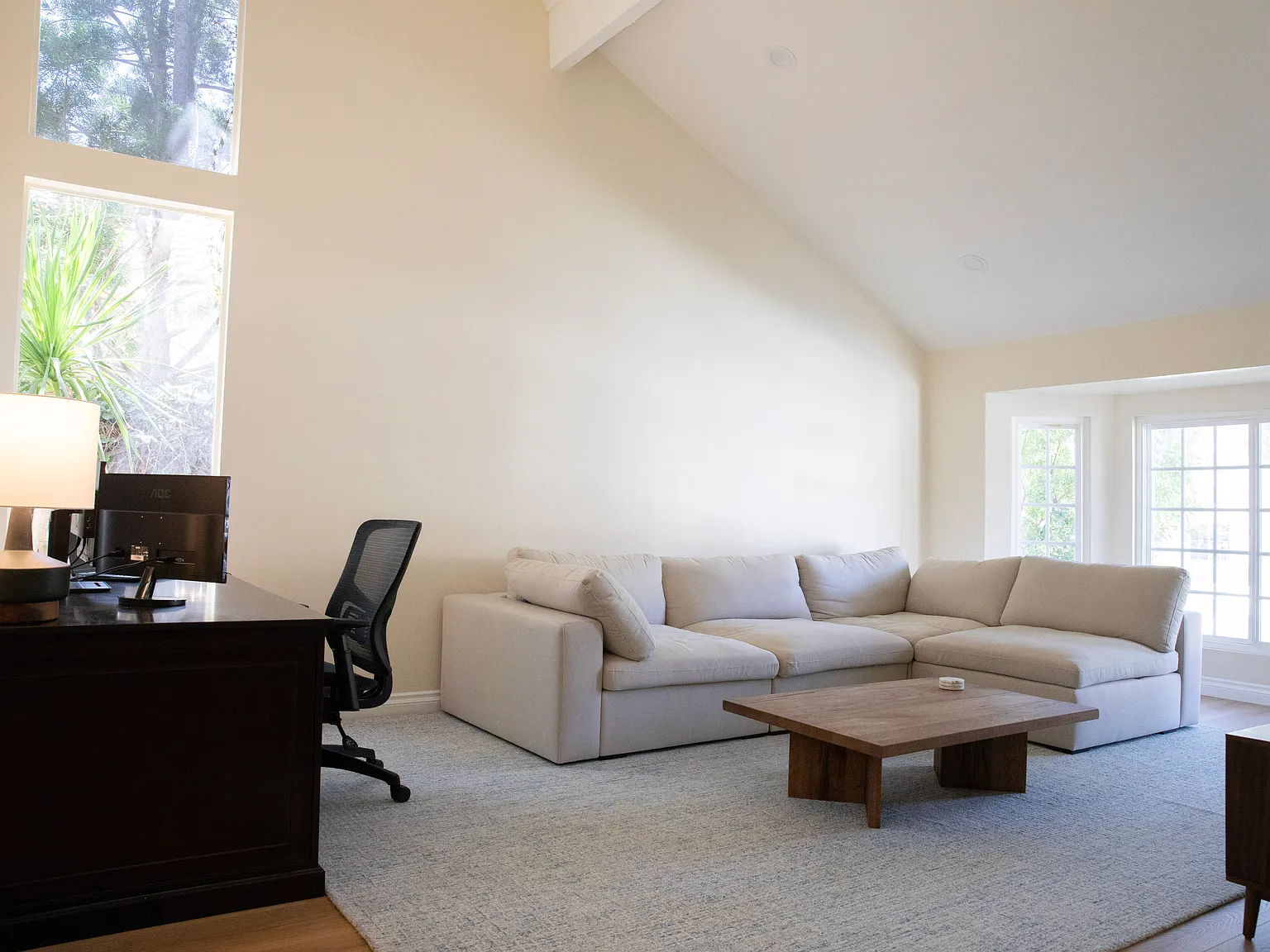 3 bed, 2263 sqft, $5,500 — Photo 4