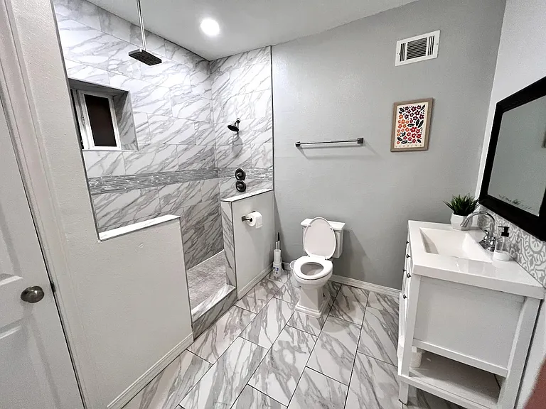 Full Bathroom