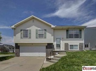 7872 Bauman Ave, Omaha, NE 68122