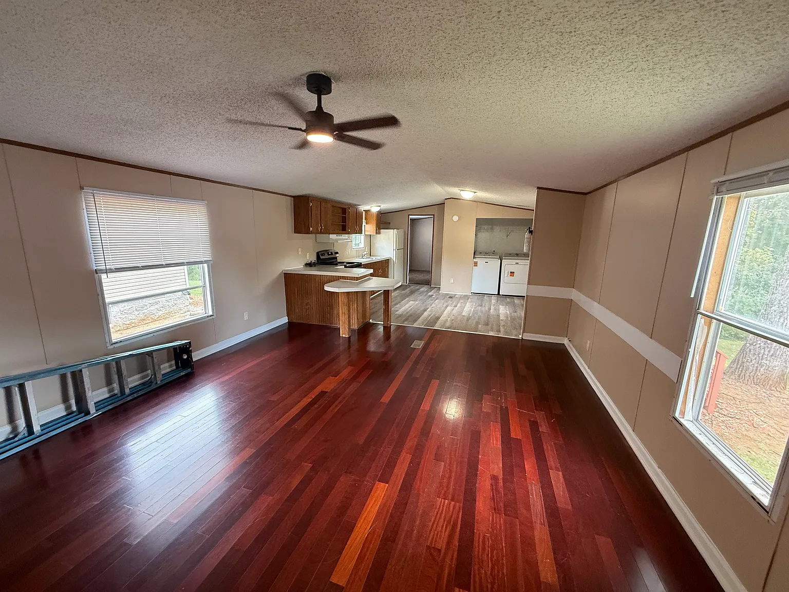 3 bed, 960 sqft, $995 — Photo 4
