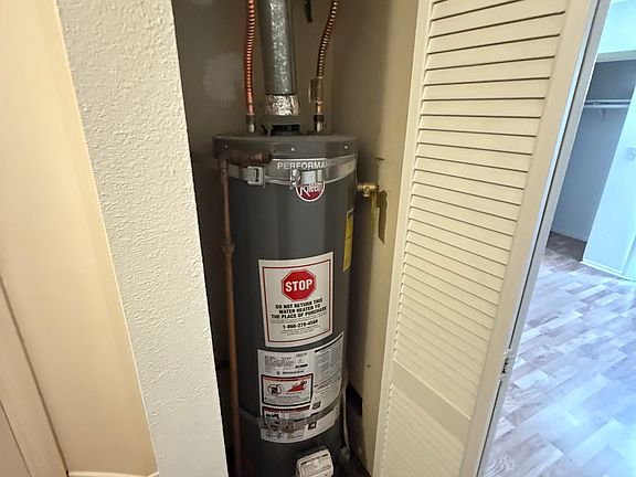 4th image of 1046 Thompson Ave #5