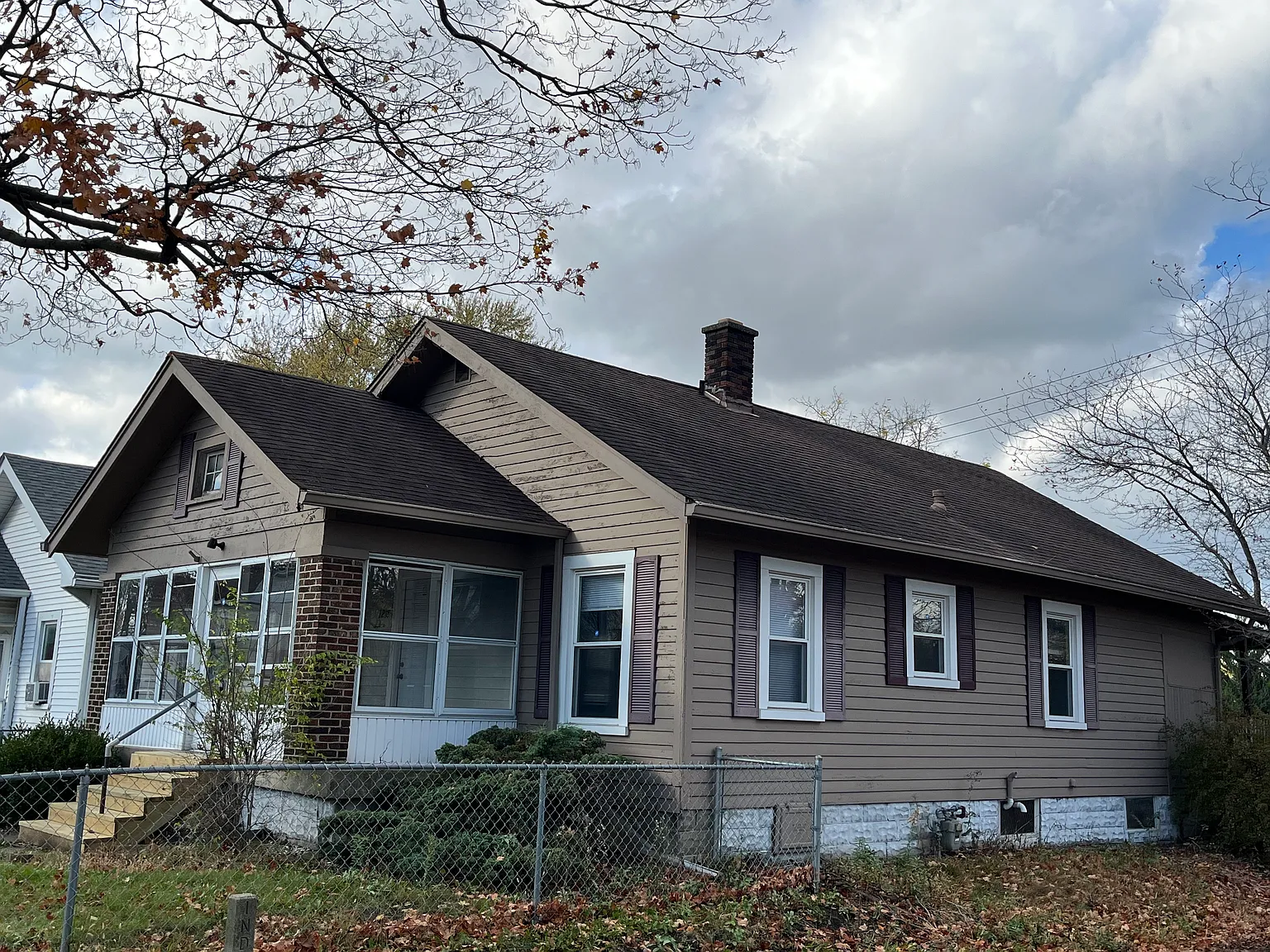 1218 Hoefgen St photo 1