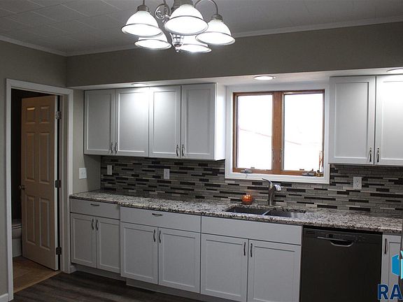4th image of 23091-442 A Ave