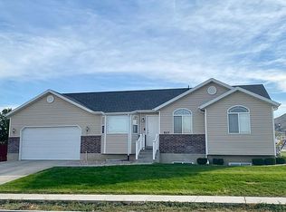 857 S Newmark Dr, Tooele, UT 84074