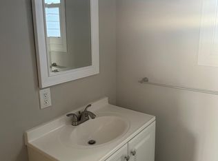 22 Leupp Ln, Somerset, NJ 08873